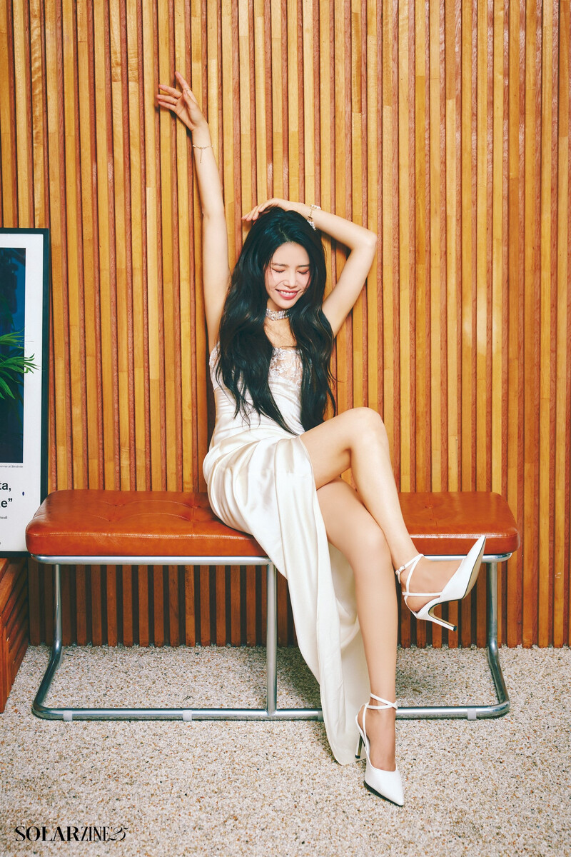 Mamamoo Solar 2025 season's greetings 'Solarzine'25' teaser photos documents 2