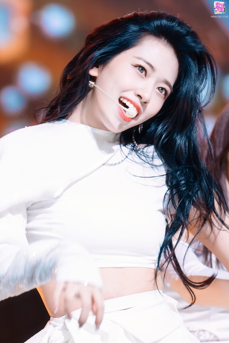 211212 IVE Yujin - "ELEVEN" at Inkigayo documents 24