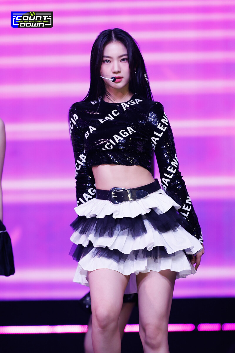 221229 STAYC Isa 'RUN2U' at M Countdown documents 1