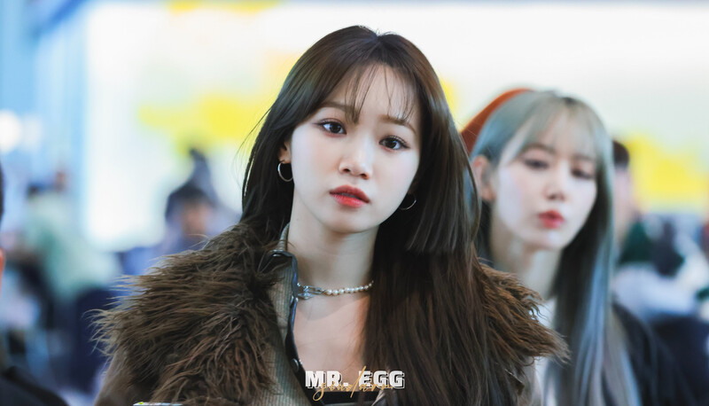 240104 LE SSERAFIM Chaewon - ICN Airport documents 2