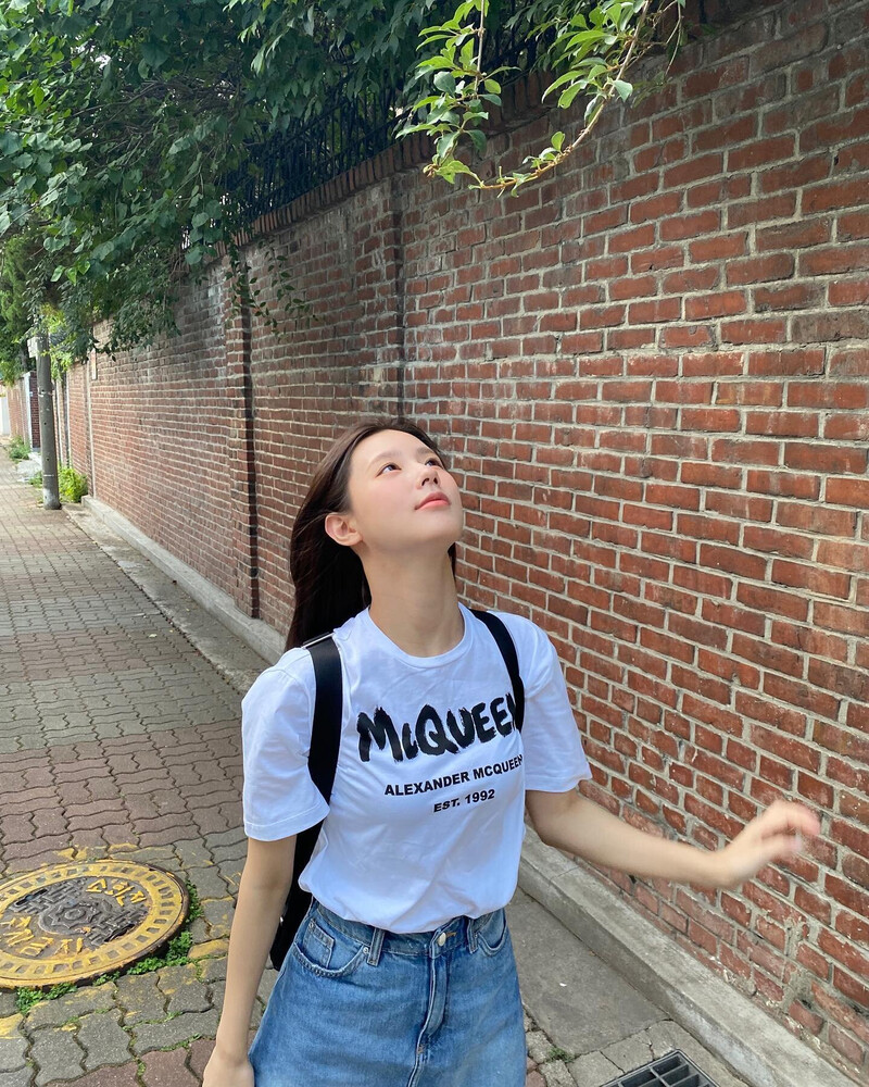 210904 (G)I-DLE Miyeon Instagram Update documents 9