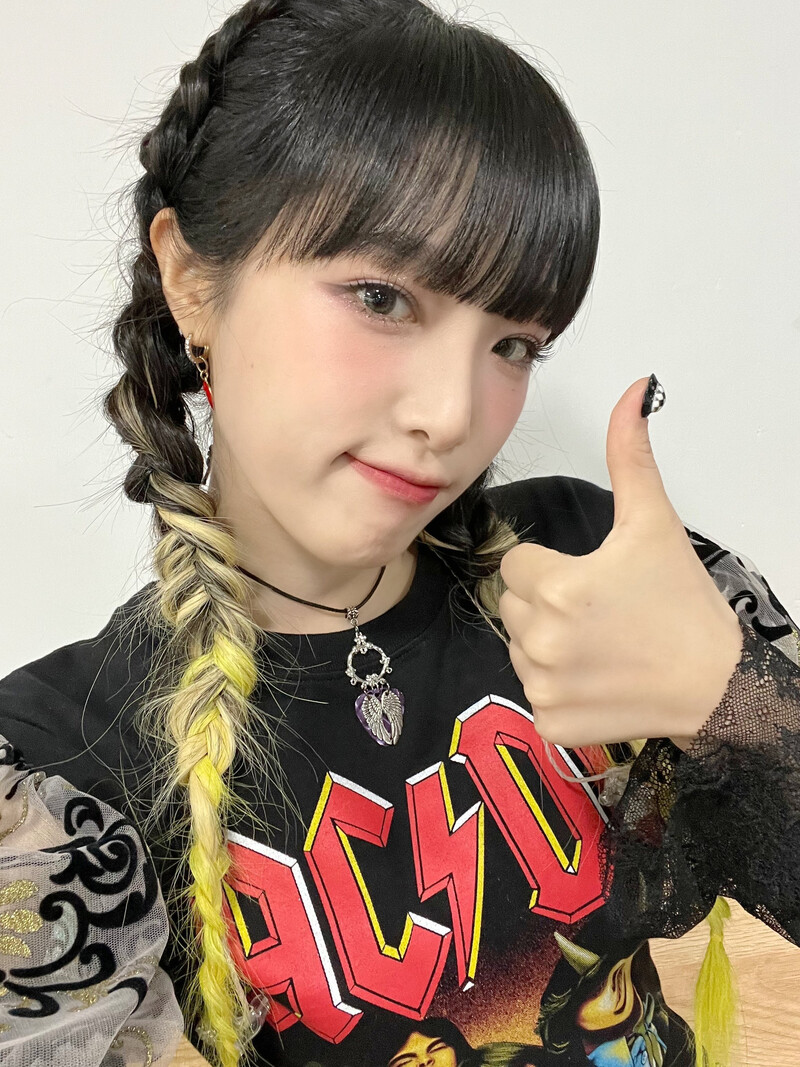 220803 Yena Twitter Update documents 2