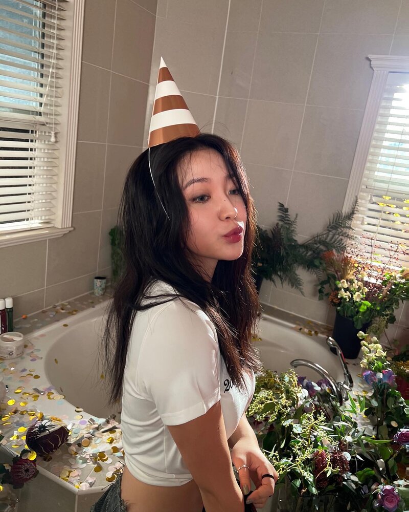 221211 Red Velvet Yeri Instagram Update documents 8