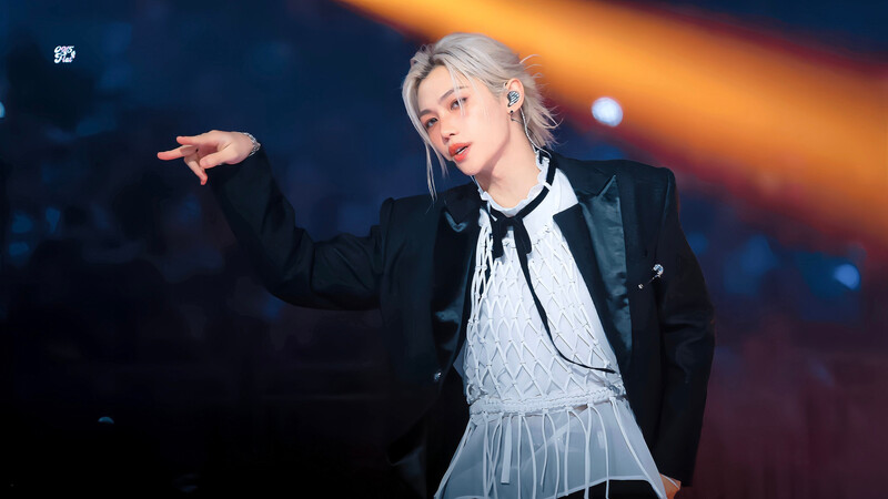 240602 Stray Kids Felix at K-Wave Concert Inkigayo documents 3