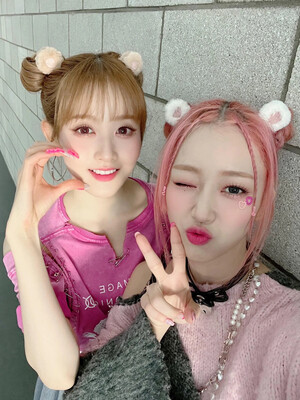 230221 STAYC Weverse Update - Sumin & Sieun