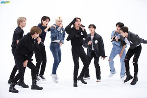 221012 MBC Naver Post - Stray Kids at Weekly Idol