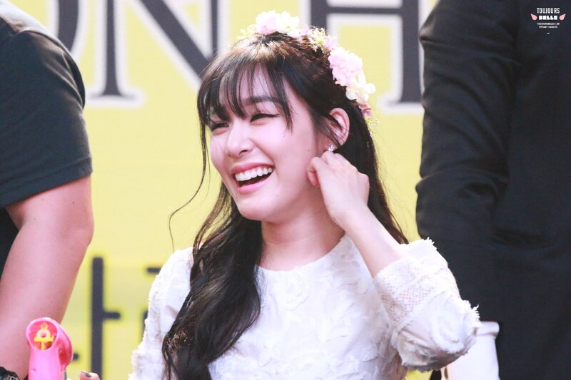 150827 Girls' Generation Tiffany at Lion Heart Daejeon Fansign documents 9