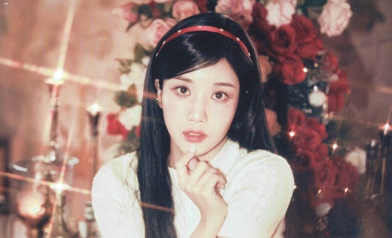 Kwon Eunbi 2023 Season's Greetings (Scans) documents 18