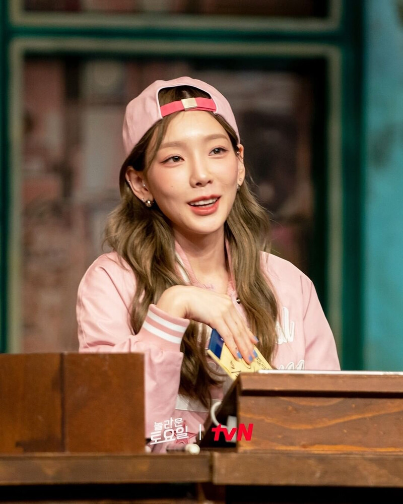 220520 Amazing Saturday Instagram Update - Taeyeon documents 1