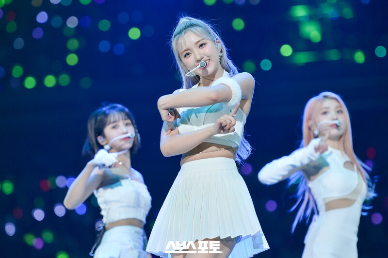 231004 Kep1er - ‘Galileo’ at Inkigayo Live in Tokyo documents 8