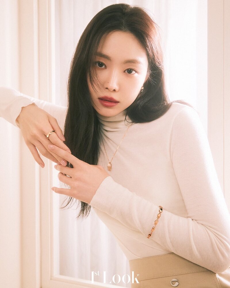 SON NAEUN for 1st LOOK Magazine x GOLDENDEW Jewellery Vol. 260 Issue 2023 documents 5