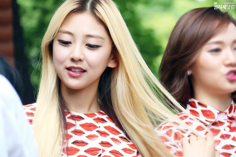 140810 LADIES' CODE RiSe at Inkigayo Mini Fanmeeting documents 1
