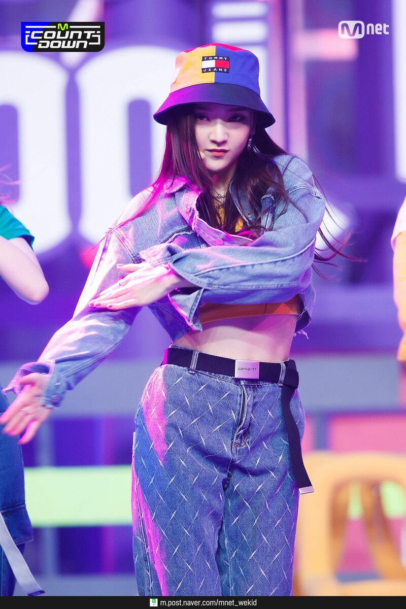 210318 Weeekly - 'After School' at M Countdown documents 14