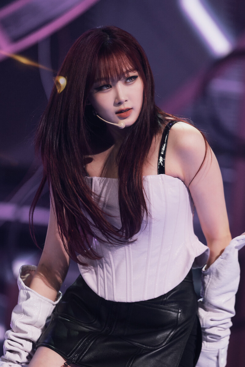 220724 aespa Giselle - 'Illusion' & 'Girls' at SBS Inkigayo documents 16