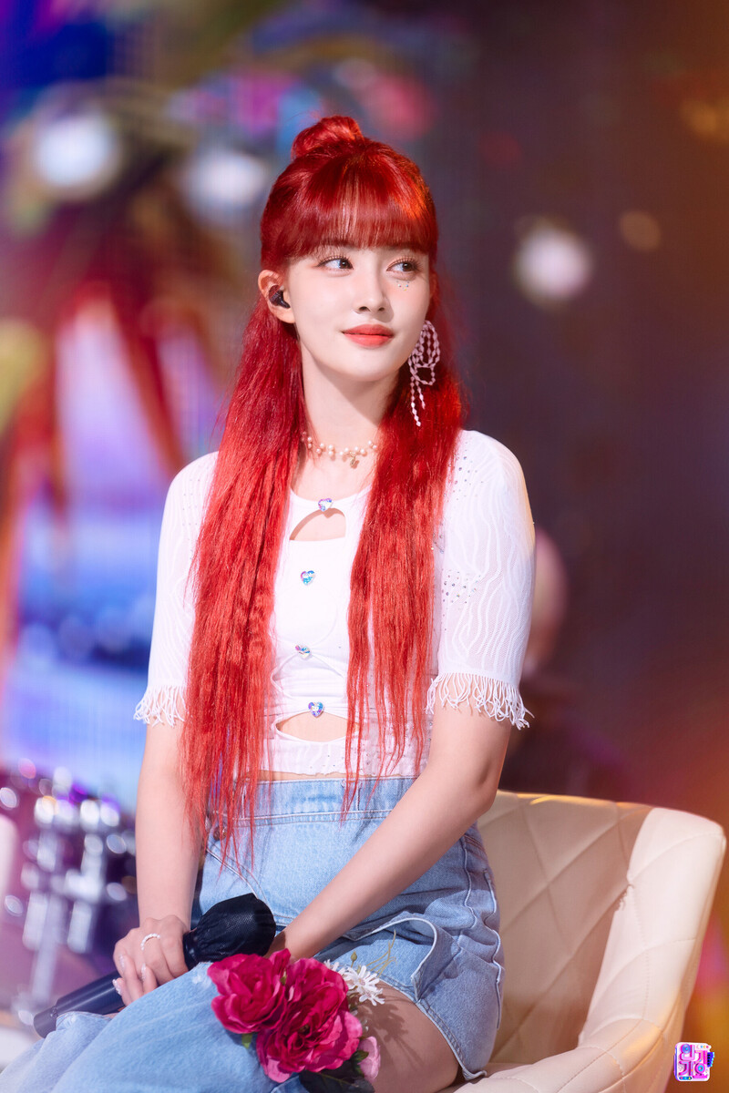 220807 STAYC Yoon 'BEAUTIFUL MONSTER' at Inkigayo documents 24