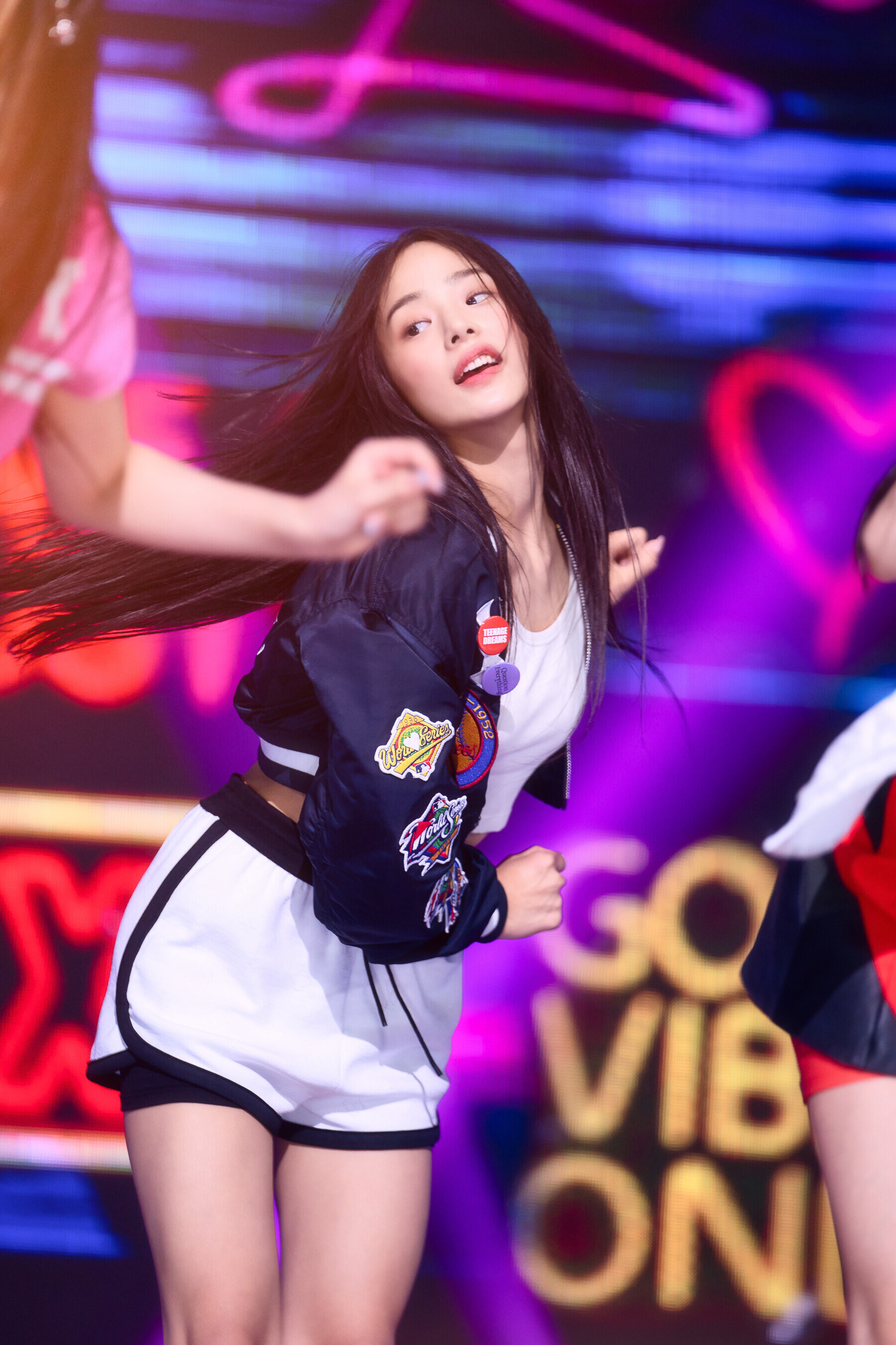 220807 NewJeans Minji 'Attention' at Inkigayo | kpopping