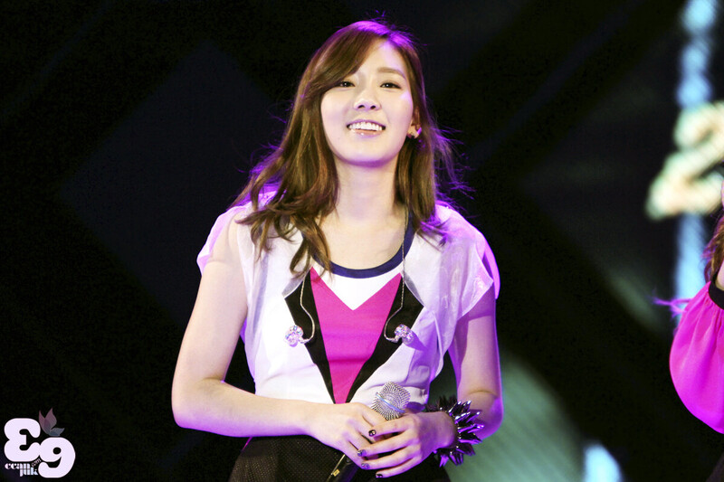 121015 Girls' Generation Taeyeon at Yeosu Expo documents 5