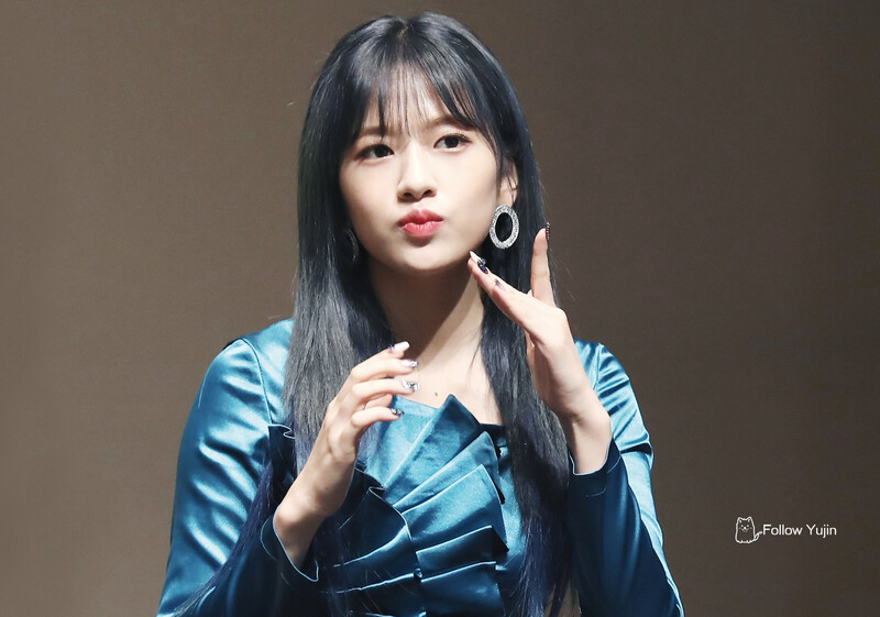 200221 IZ*ONE Yujin at BLOOM*IZ Fansign documents 17