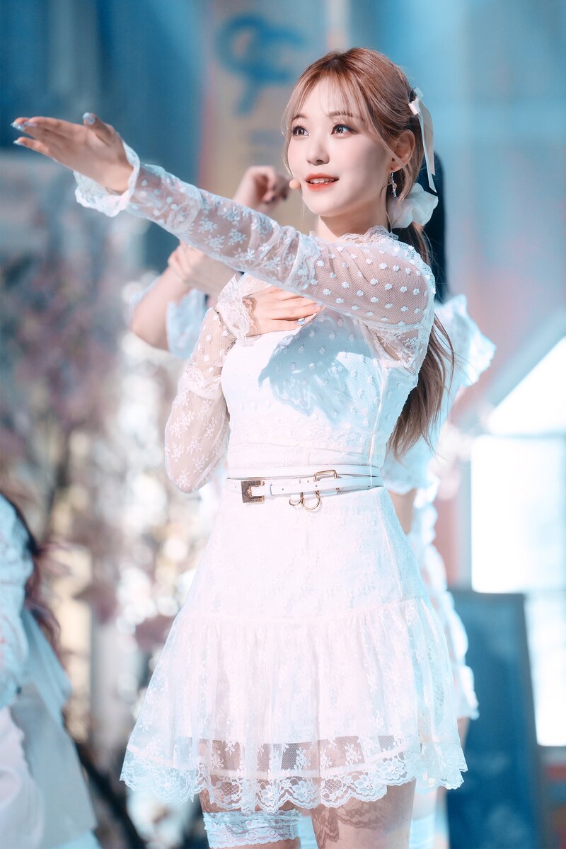220123 fromis_9 Jiheon - 'DM' at Inkigayo documents 20