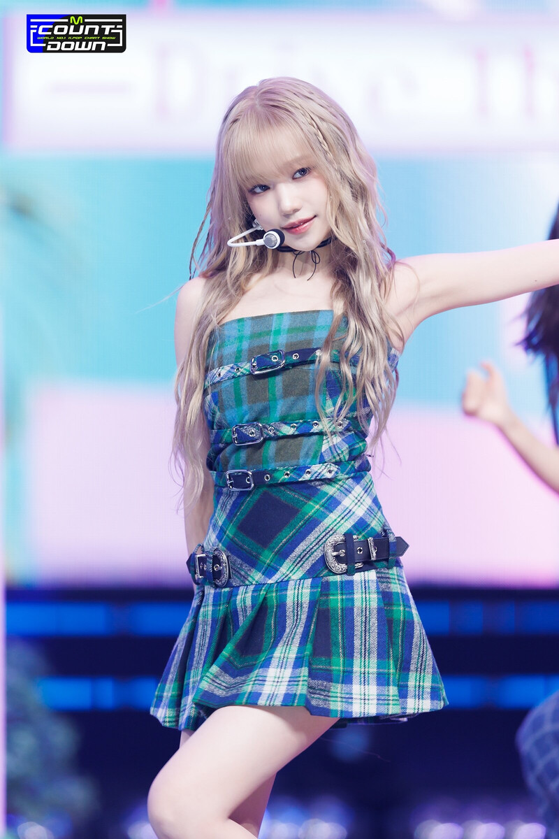 230810 JO YURI - 'TAXI' at M COUNTDOWN documents 25