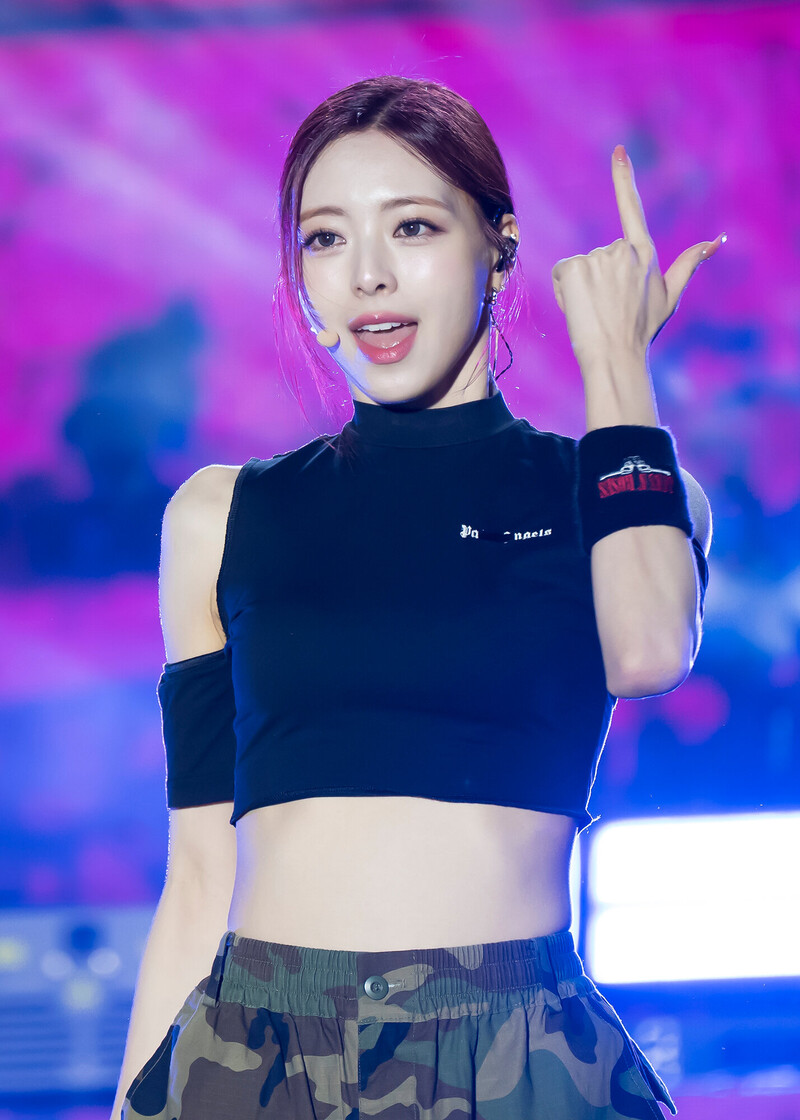 231011 ITZY Yuna at 2024 Gangwon Winter Youth Olympic Games documents 6