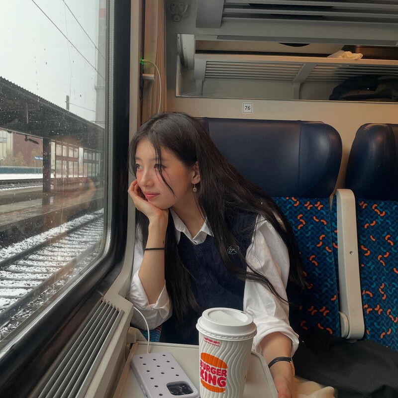 241227 Suzy Instagram Update documents 3