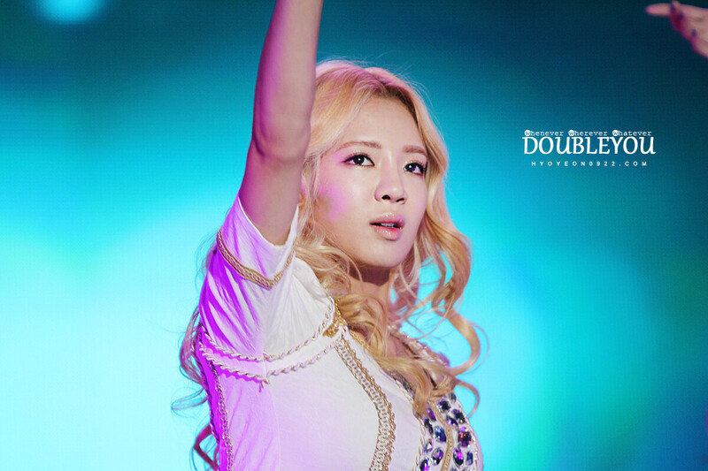 121007 Girls' Generation Hyoyeon at Gangnam Festival documents 5