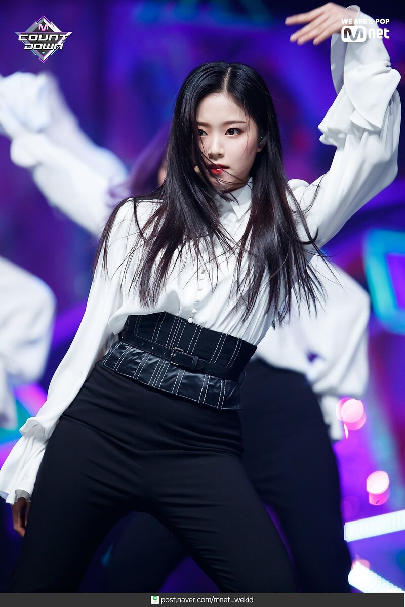 190221 LOONA - 'Butterfly' at M COUNTDOWN documents 4
