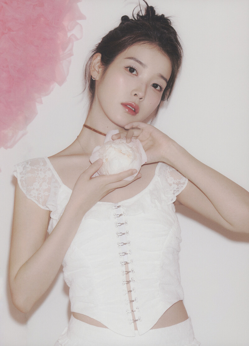 IU - 7th Official Fanclub Kit "UAENA" (Scans) documents 3