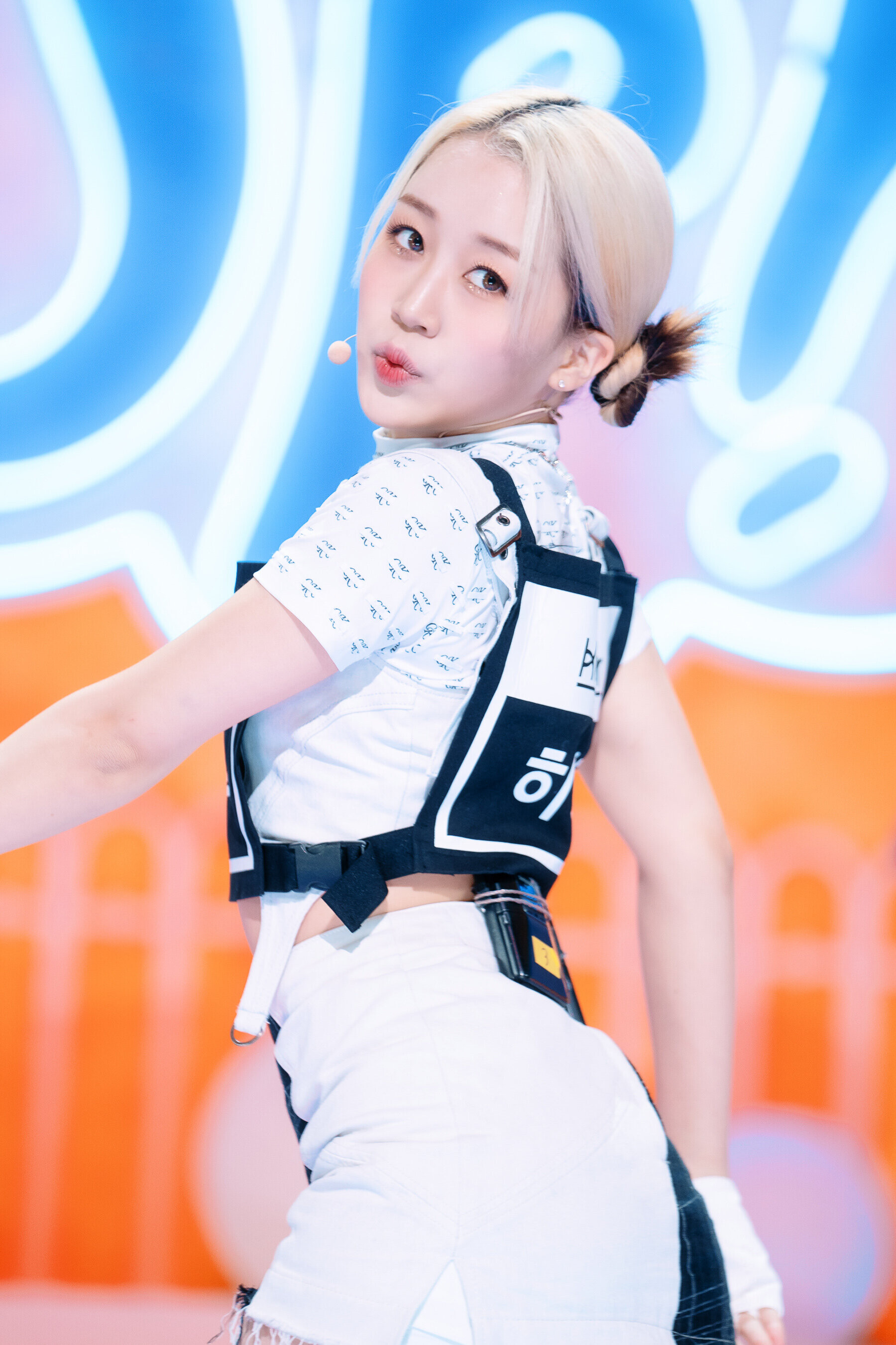 220703 Kep1er Hikaru 'Up!' at Inkigayo