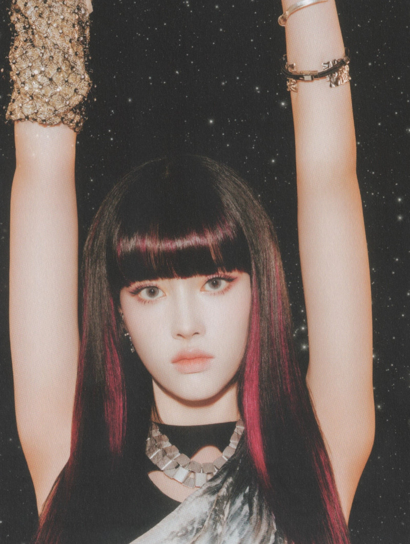 STAYC - 'Star To A Young Culture' Album [SCANS] documents 19