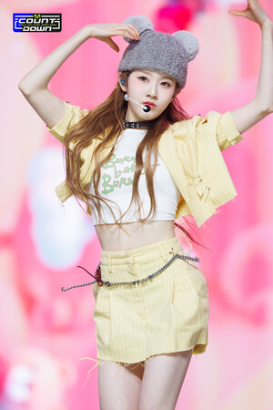 230302 STAYC Sieun 'Teddy Bear' at M Countdown