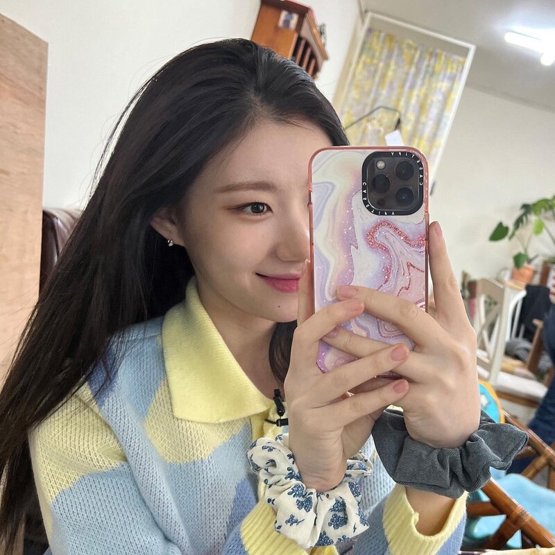 220401 ITZY Instagram Update - Lia & Chaeryeong documents 3