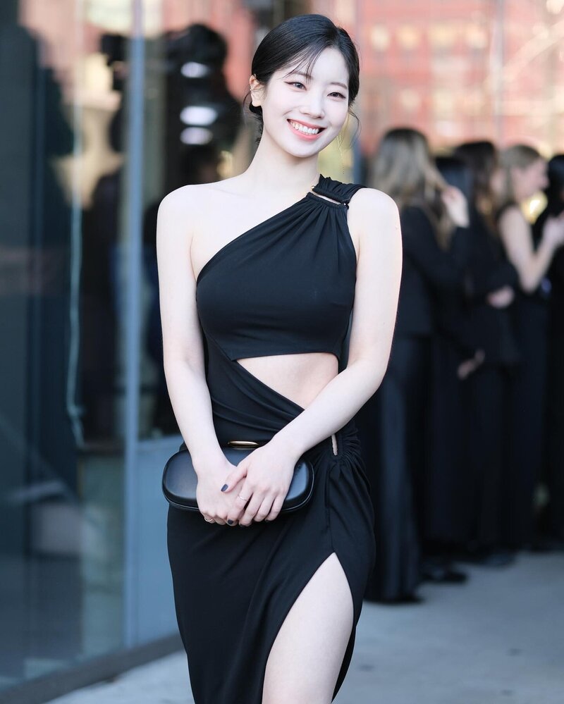230215 TWICE Dahyun at Michael Kors F/W 23 Collection Fashion Show documents 3