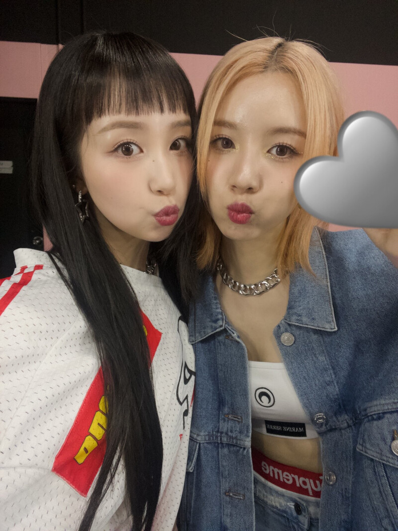 240409 WOOAH SORA sns update with LUCY documents 6