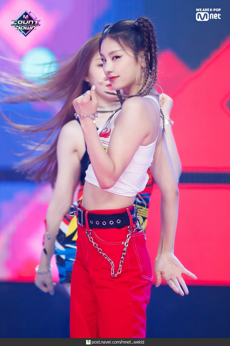 190808 ITZY - 'ICY' at M COUNTDOWN documents 25