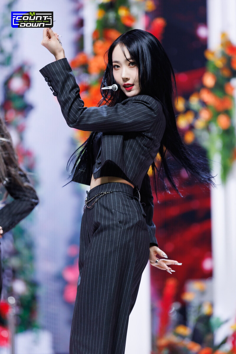 230202 VIVIZ Sinb 'PULL UP' at M Countdown documents 1