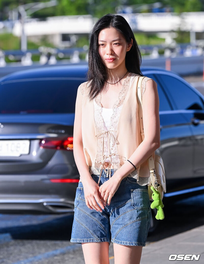 240516 - RYUJIN at Gimpo International Airport documents 1