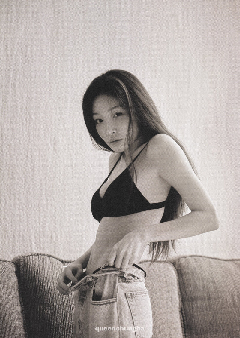 Chungha 'Bare & Rare' Photobook Scans documents 5