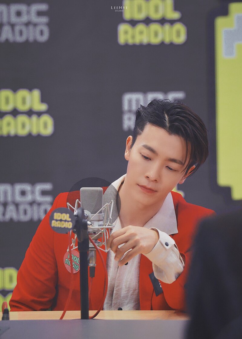 190419 Super Junior D&E Donghae at Idol Radio documents 9