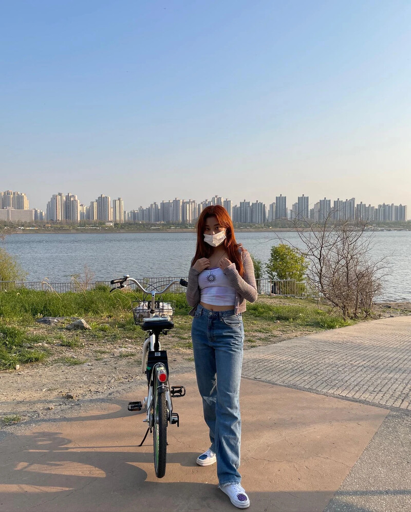 210419 CLC Seungyeon Instagram Update documents 1