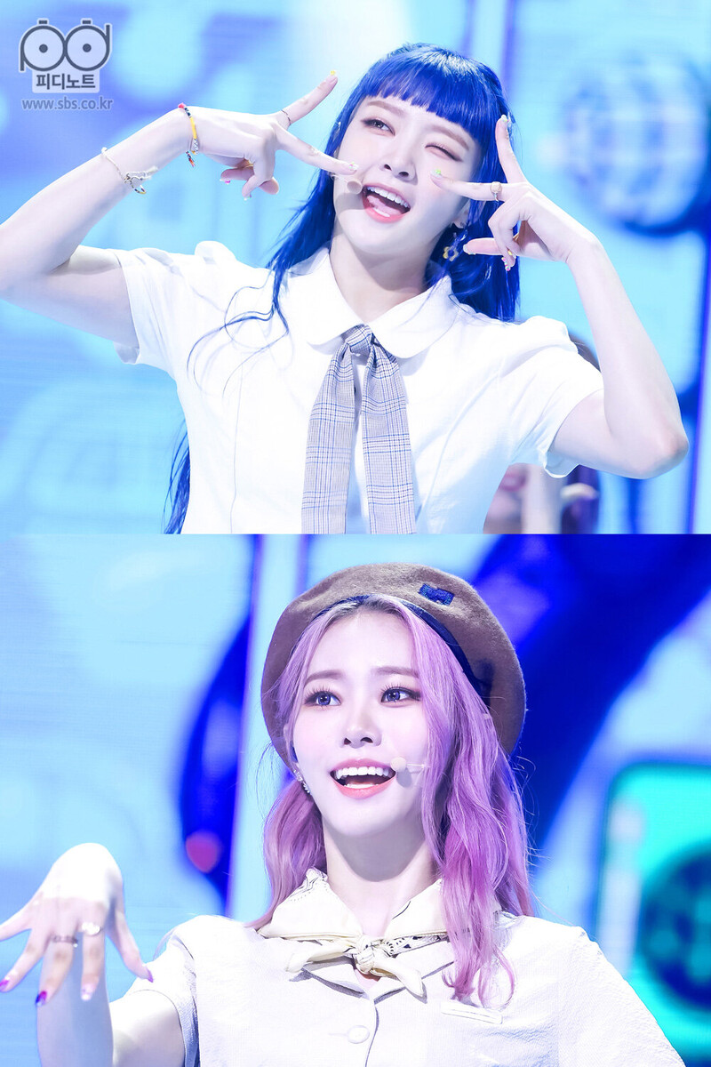 210808 Weeekly 'Holiday Party' + "Check It Out' at Inkigayo documents 16