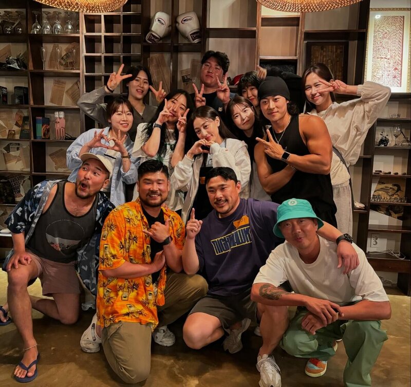 240521 - hakuna_kr Instagram Update with JIHYO documents 3