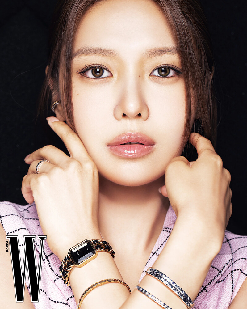 Sooyoung x CHANEL Coco Crush for W Korea August 2024 Issue documents 4