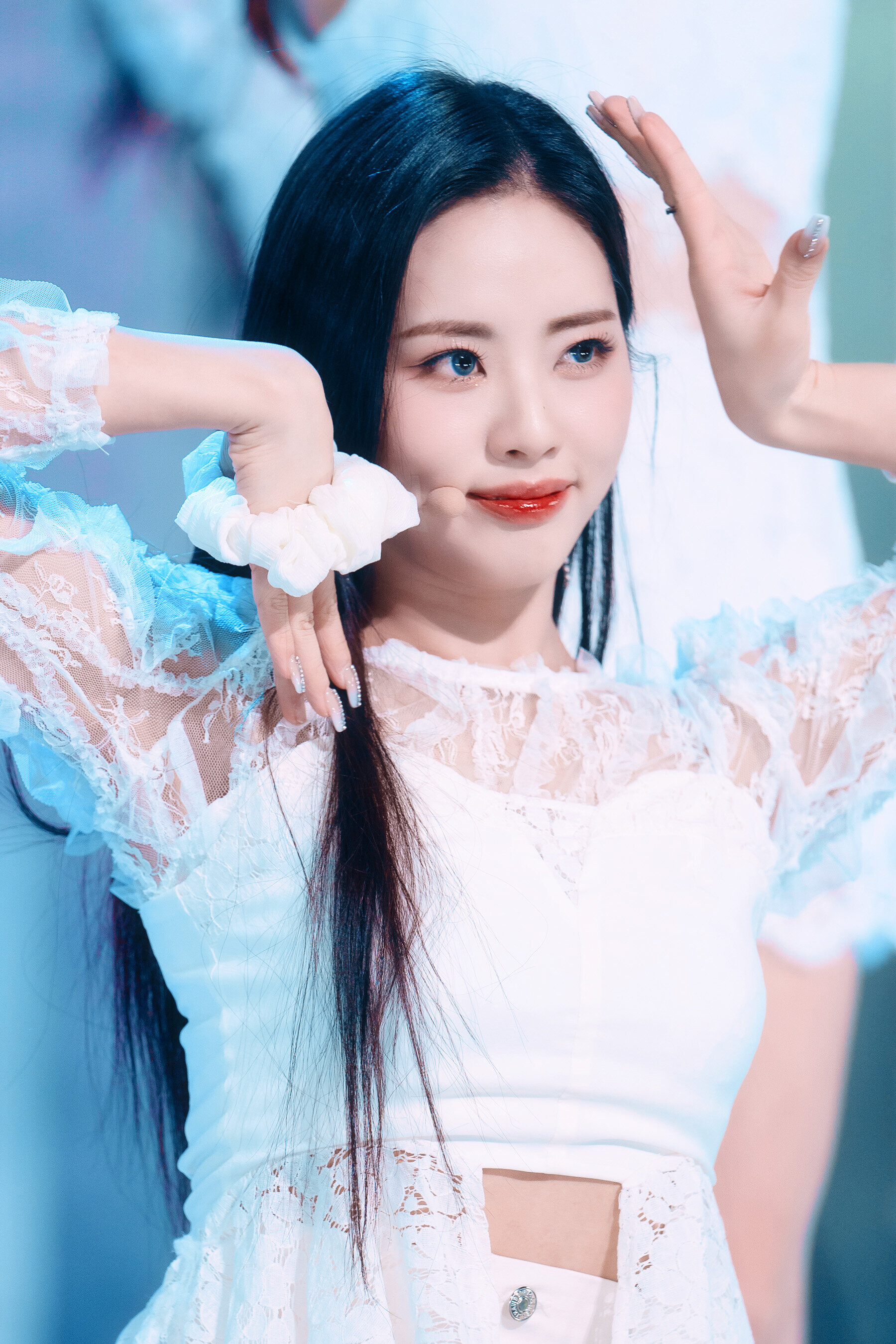 220123 fromis_9 Jiwon - 'DM' at Inkigayo | kpopping