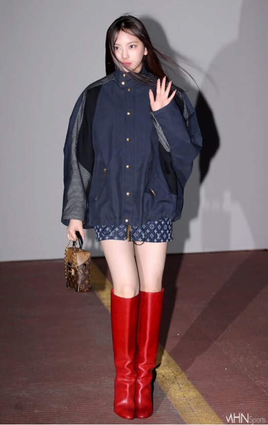 14-Year-Old NewJeans' Hyein Stuns with her model-like vibes at Louis Vuitton  show during Paris Fashion Week