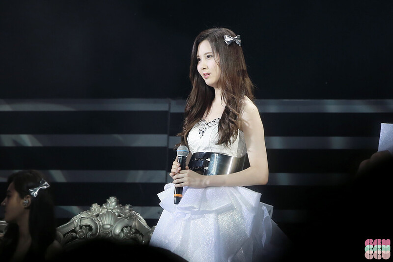 131109-131110 Girls' Generation Seohyun at Girls & Peace in Hong Kong documents 6