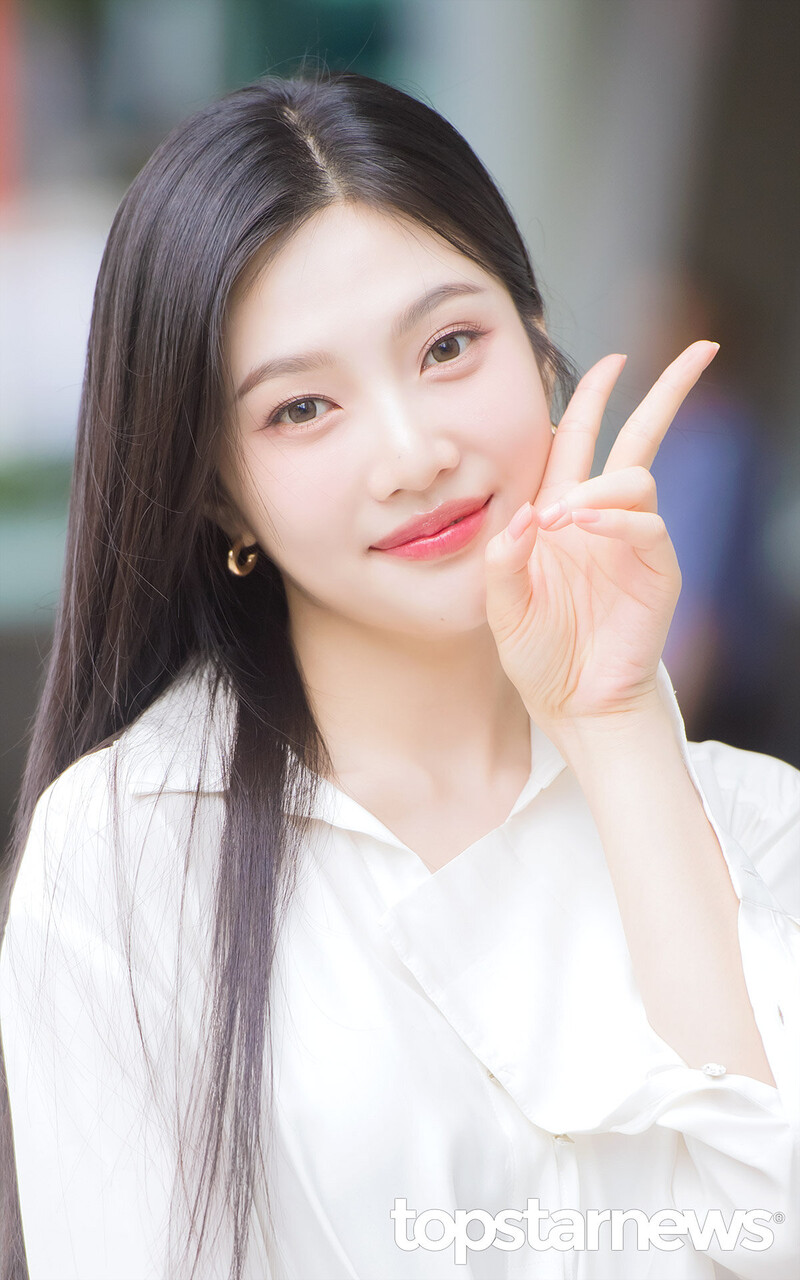 230621 Joy at SBS 'Animal Farm' Commute documents 3