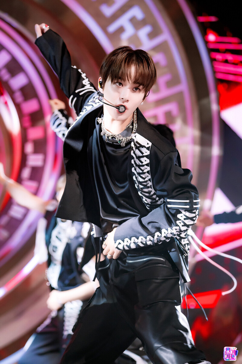 231015 NCT Jungwoo - 'Fact Check' at Inkigayo documents 4