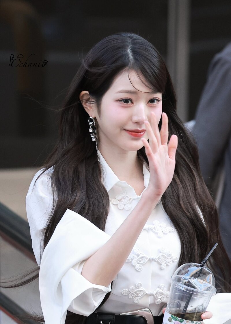 240503 WONYOUNG - Music Bank Commute and Fansign Event documents 13